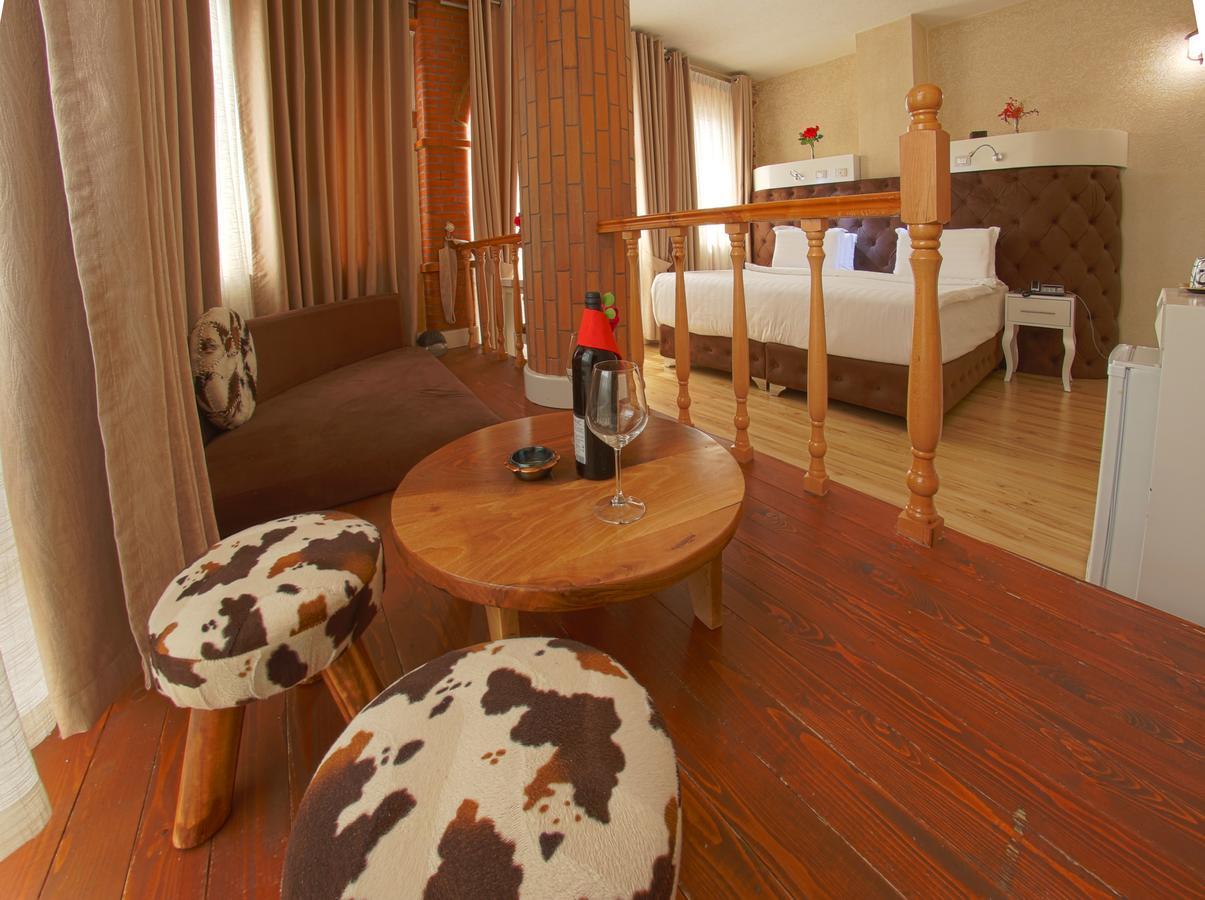 The Red Bricks Hotel Shkoder Ngoại thất bức ảnh