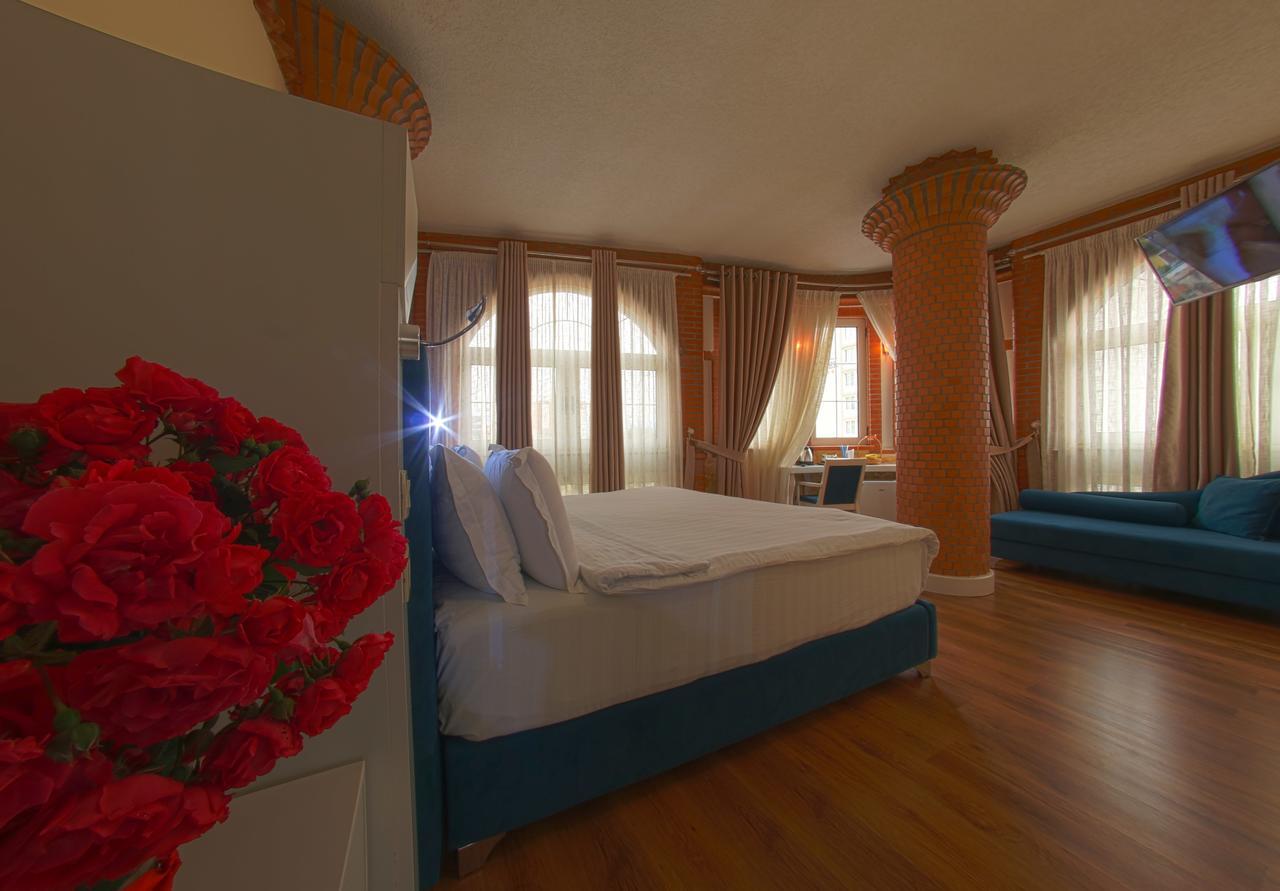 The Red Bricks Hotel Shkoder Ngoại thất bức ảnh