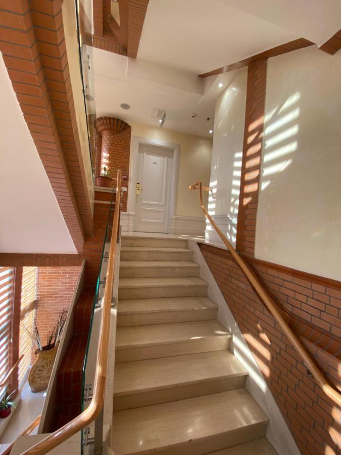 The Red Bricks Hotel Shkoder Ngoại thất bức ảnh