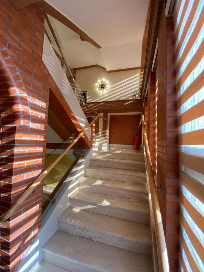 The Red Bricks Hotel Shkoder Ngoại thất bức ảnh
