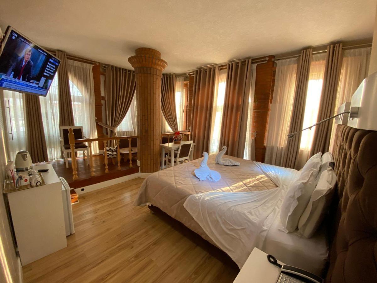 The Red Bricks Hotel Shkoder Ngoại thất bức ảnh