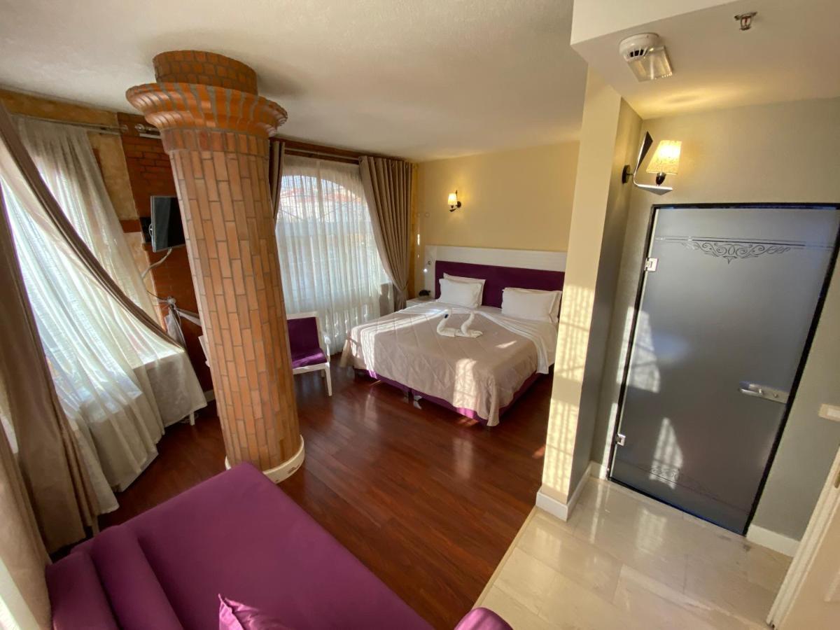The Red Bricks Hotel Shkoder Ngoại thất bức ảnh
