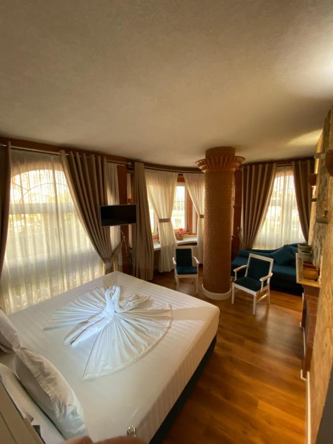 The Red Bricks Hotel Shkoder Ngoại thất bức ảnh