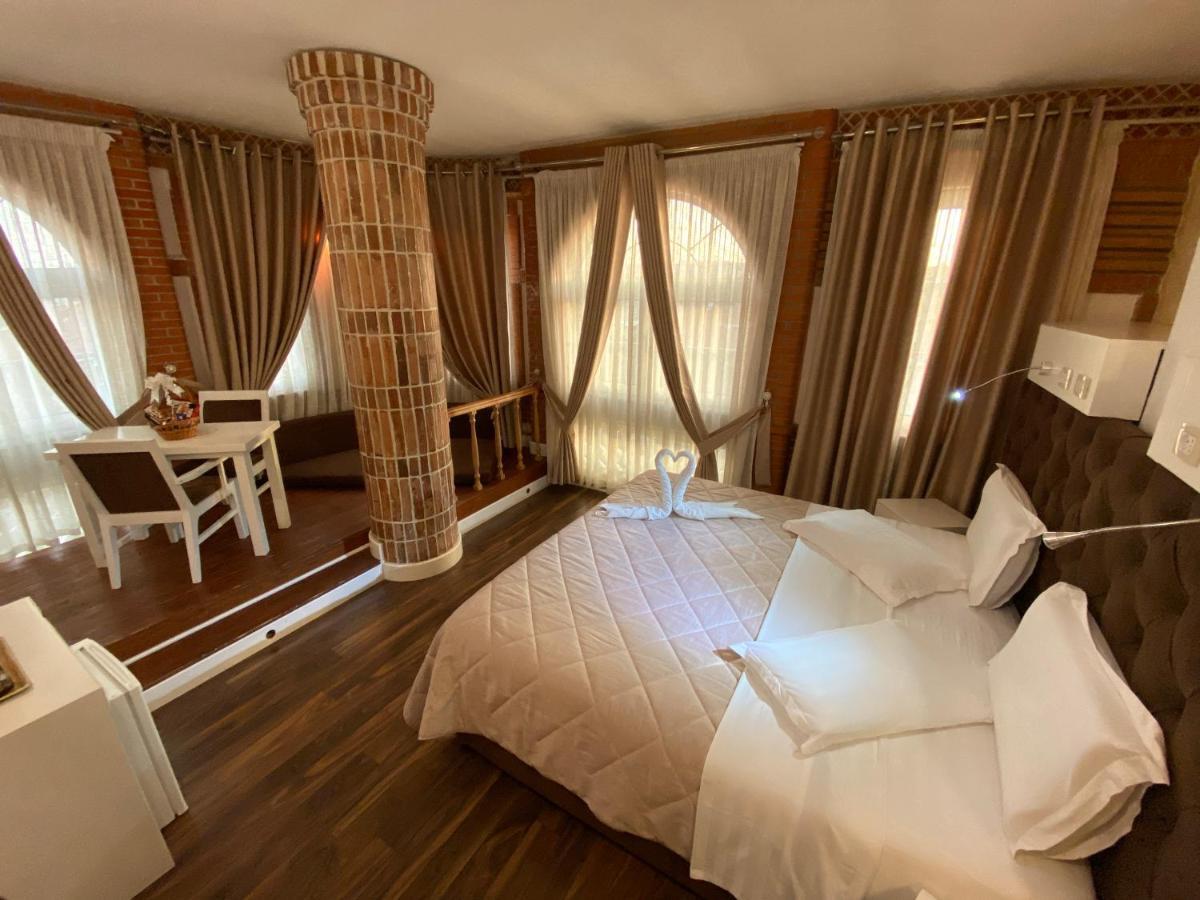 The Red Bricks Hotel Shkoder Ngoại thất bức ảnh