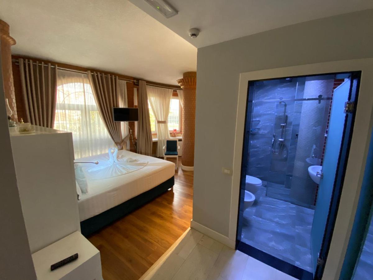 The Red Bricks Hotel Shkoder Ngoại thất bức ảnh