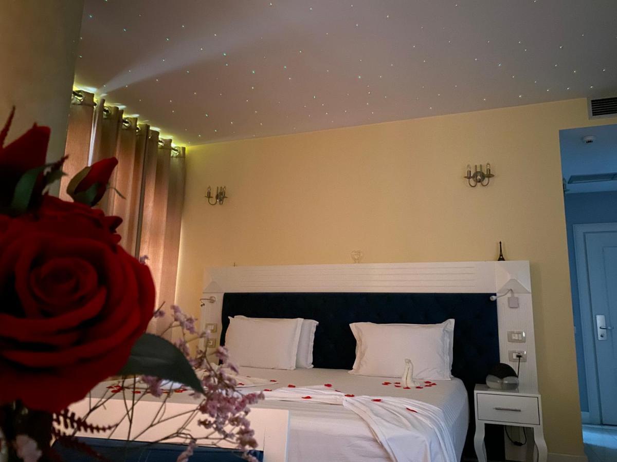 The Red Bricks Hotel Shkoder Ngoại thất bức ảnh