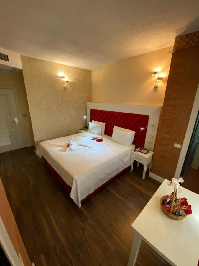 The Red Bricks Hotel Shkoder Ngoại thất bức ảnh